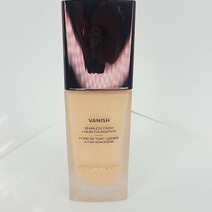 Hourglass Vanish Seamless foundation